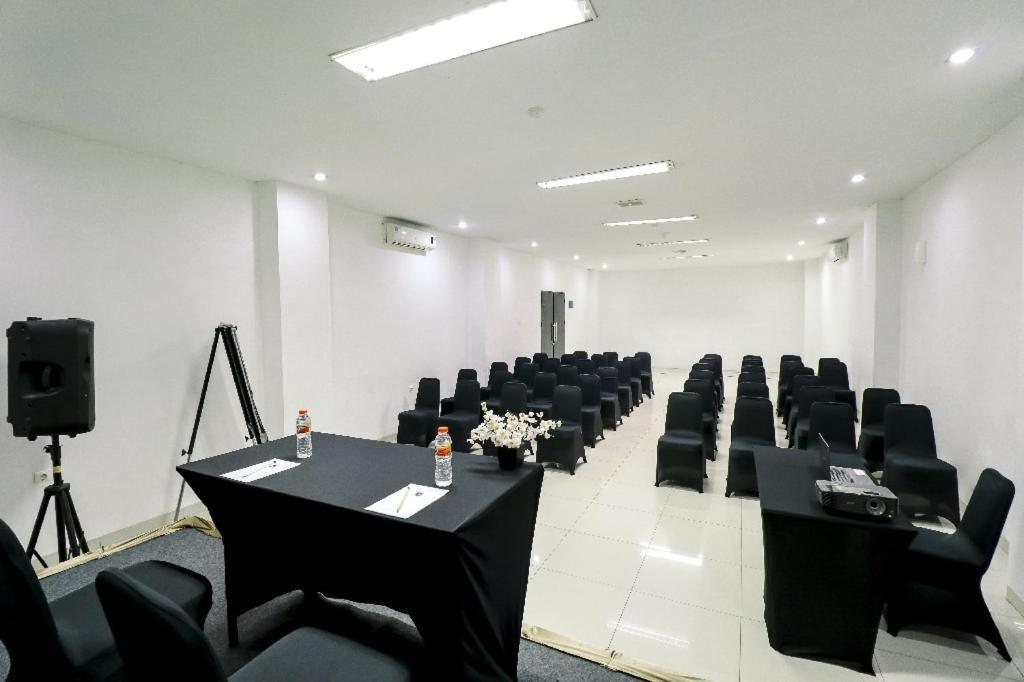 Saka Hotel Medan Sunggal Экстерьер фото