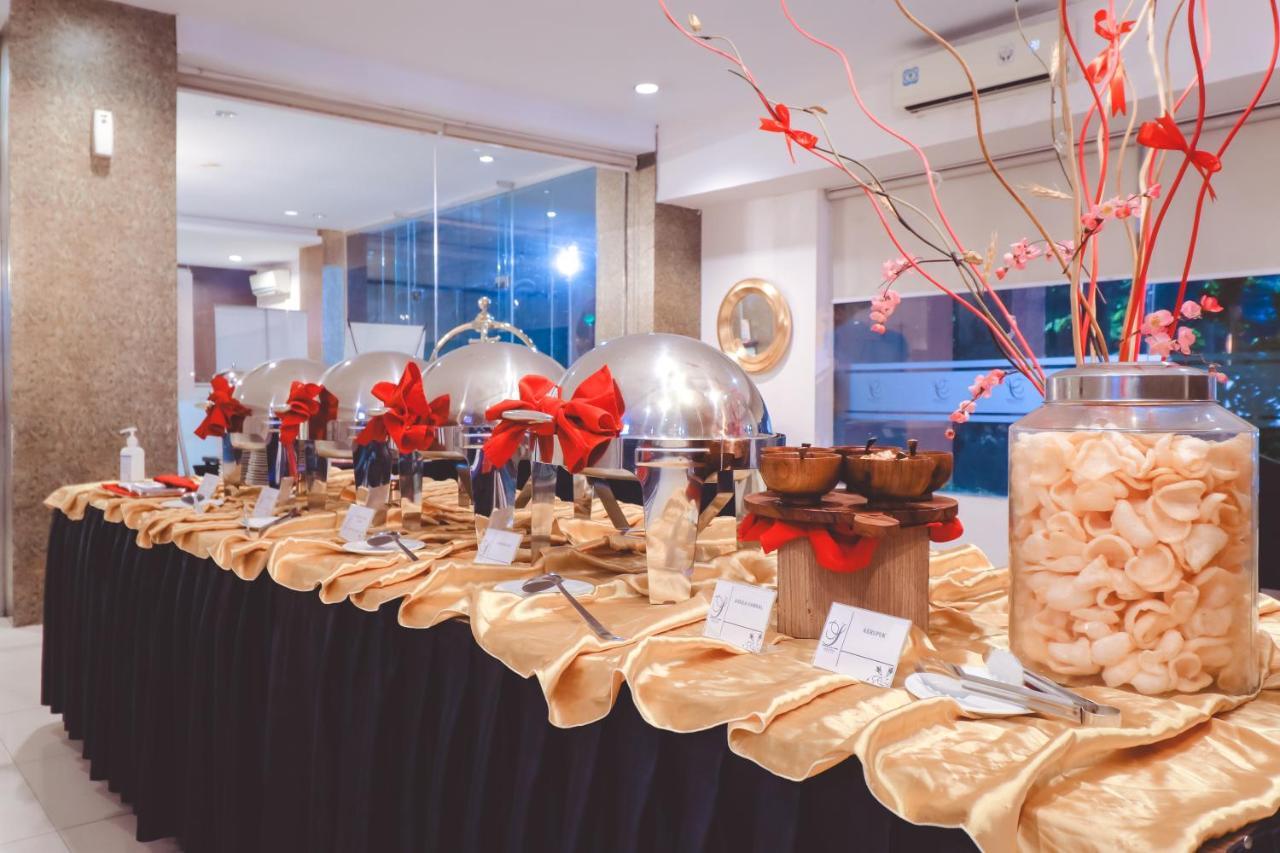Saka Hotel Medan Sunggal Экстерьер фото